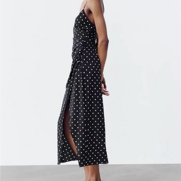 NWT ZARA POLKA DOT MIDI DRESS
BLACK / WHITE XL - Picture 5 of 8